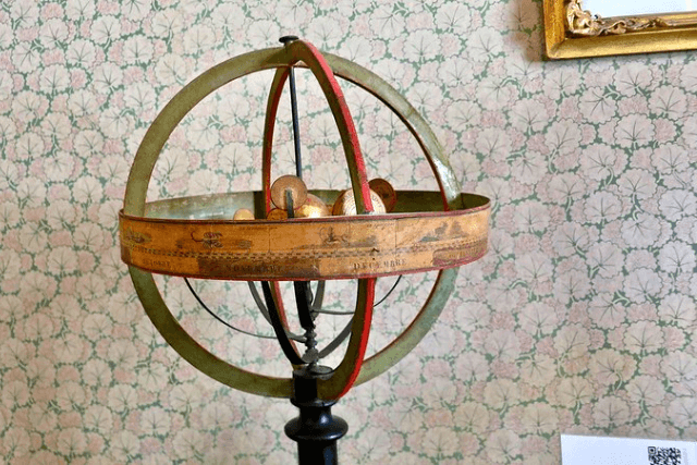 Hershel museum globe